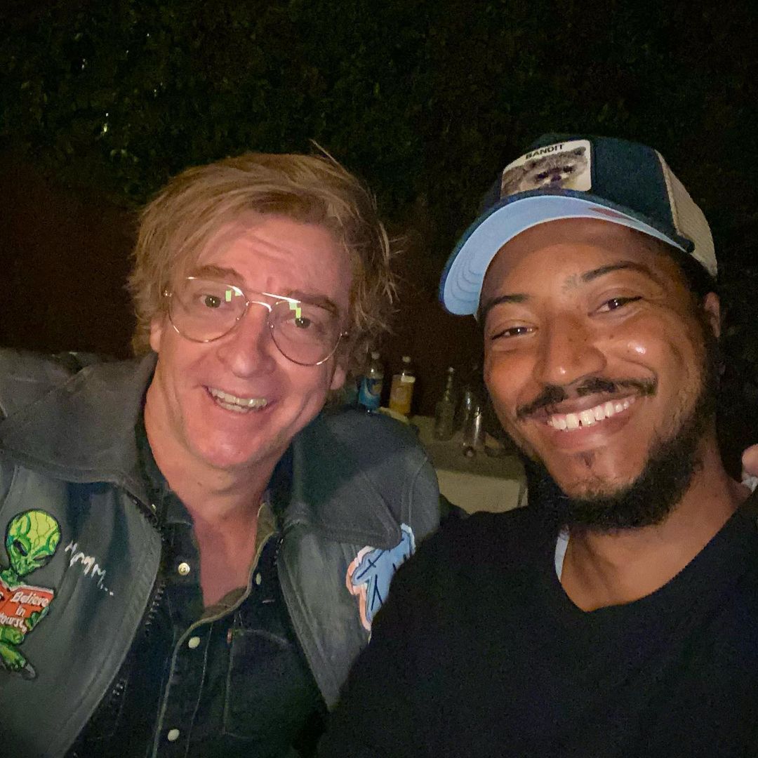 [b]Source:[/b] [url=https://www.instagram.com/p/CUOEQbdvTGd/]@sambaschutte[/url] (Instagram)
[b]Date:[b] 2021-09-24
Keywords: Samba Schutte;Rhys Darby