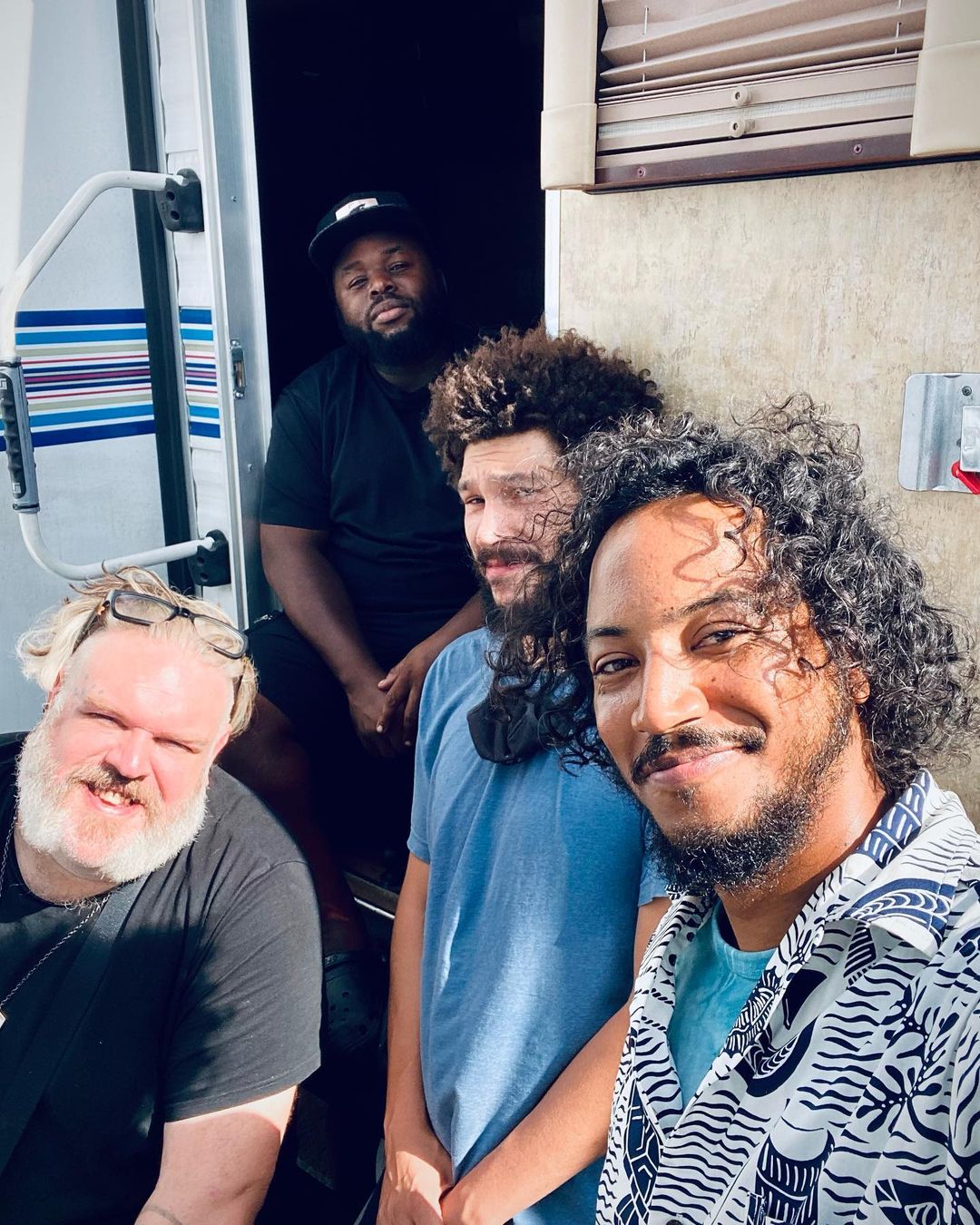 [b]Source:[/b] [url=https://www.instagram.com/p/CbfsreNJqfL/]@sambaschutte[/url] (Instagram)
[b]Date:[b] 2022-03-24
Keywords: Kristian Nairn;Samson Kayo;Joel Fry;Samba Schutte