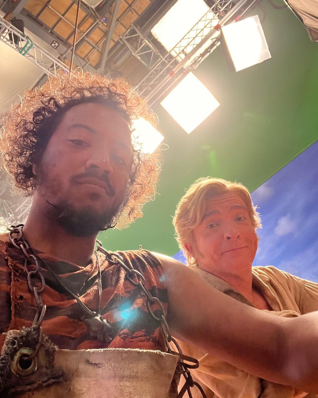 [b]Source:[/b] [url=https://www.instagram.com/p/C3lRqrWvFTJ/]@sambaschutte[/url] (Instagram)
[b]Date:[b] 2024-02-20
Keywords: Samba Schutte;Rhys Darby