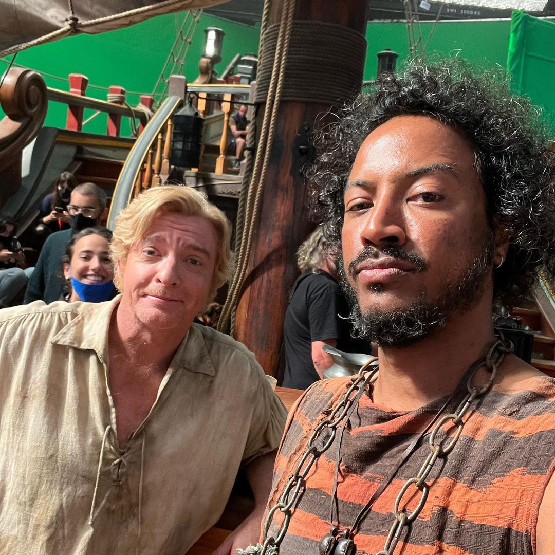 [b]Source:[/b] [url=https://www.instagram.com/p/C3n2isFSV1V/]@sambaschutte[/url] (Instagram)
[b]Date:[b] 2024-02-21
Keywords: Rhys Darby;Samba Schutte